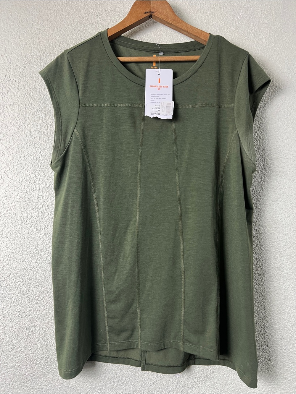 Lucy Women's Effortless Ease SS Tee Active Top in Rich Olive  Size M- NEW